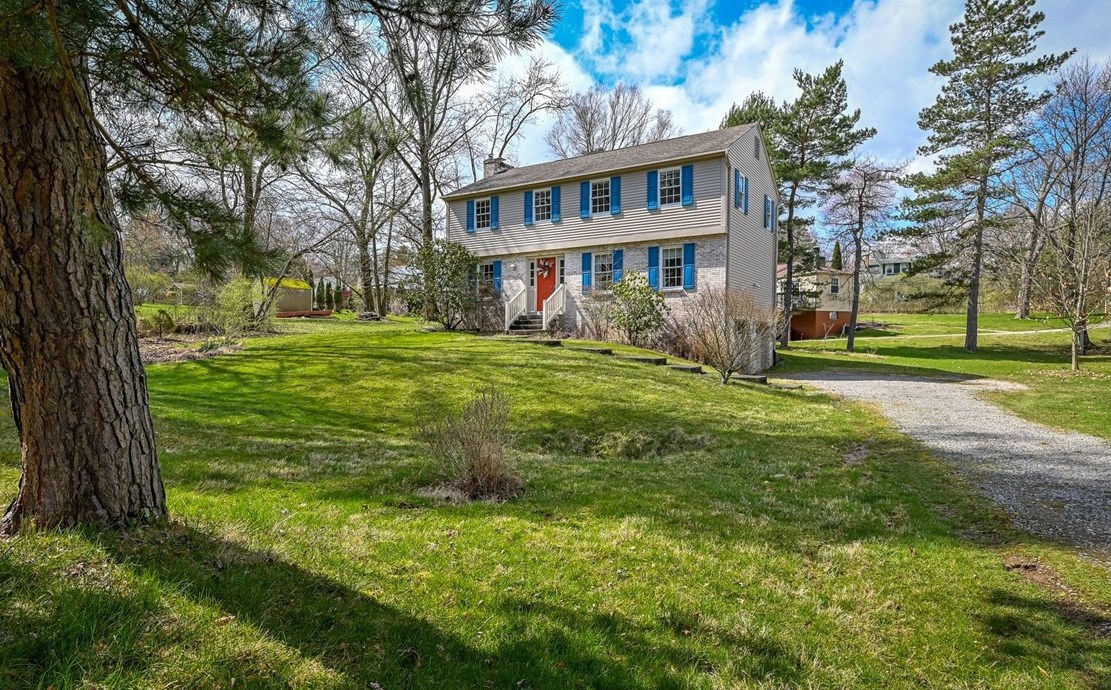 9350 Ridgefell Ave, Pittsburgh, PA 15237-4858