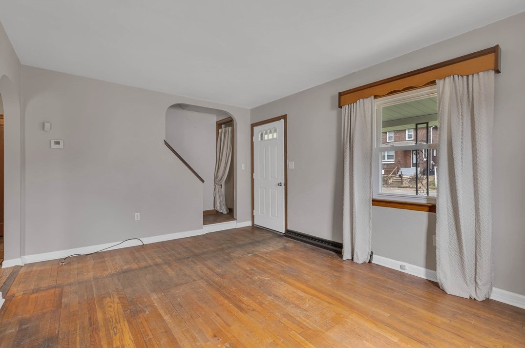 2651 Beaver St, Ambridge, PA 15003-2185