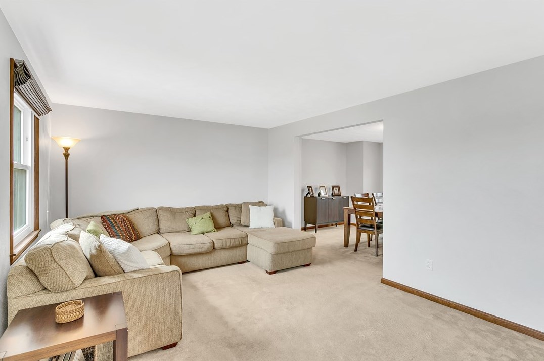 226 Rizzi Dr, North Huntingdon PA 15642-8901 exterior