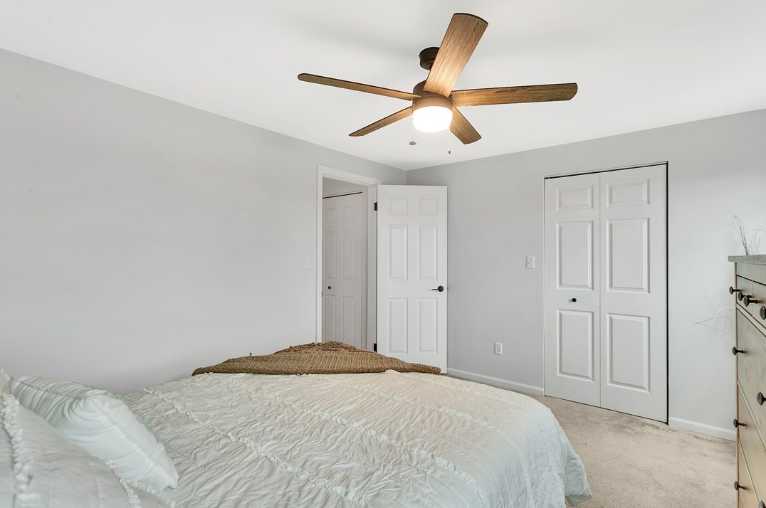 226 Rizzi Dr, North Huntingdon PA 15642-8901 exterior