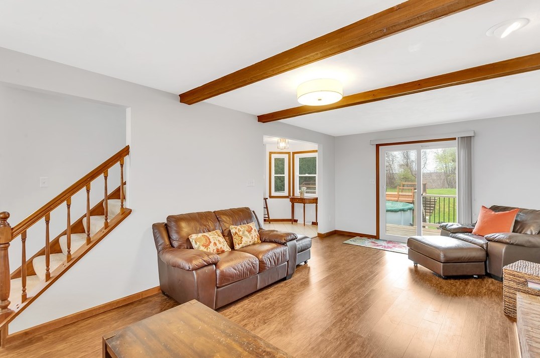 226 Rizzi Dr, North Huntingdon PA 15642-8901 exterior