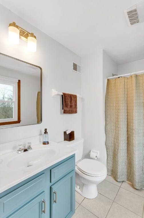 226 Rizzi Dr, North Huntingdon PA 15642-8901 exterior