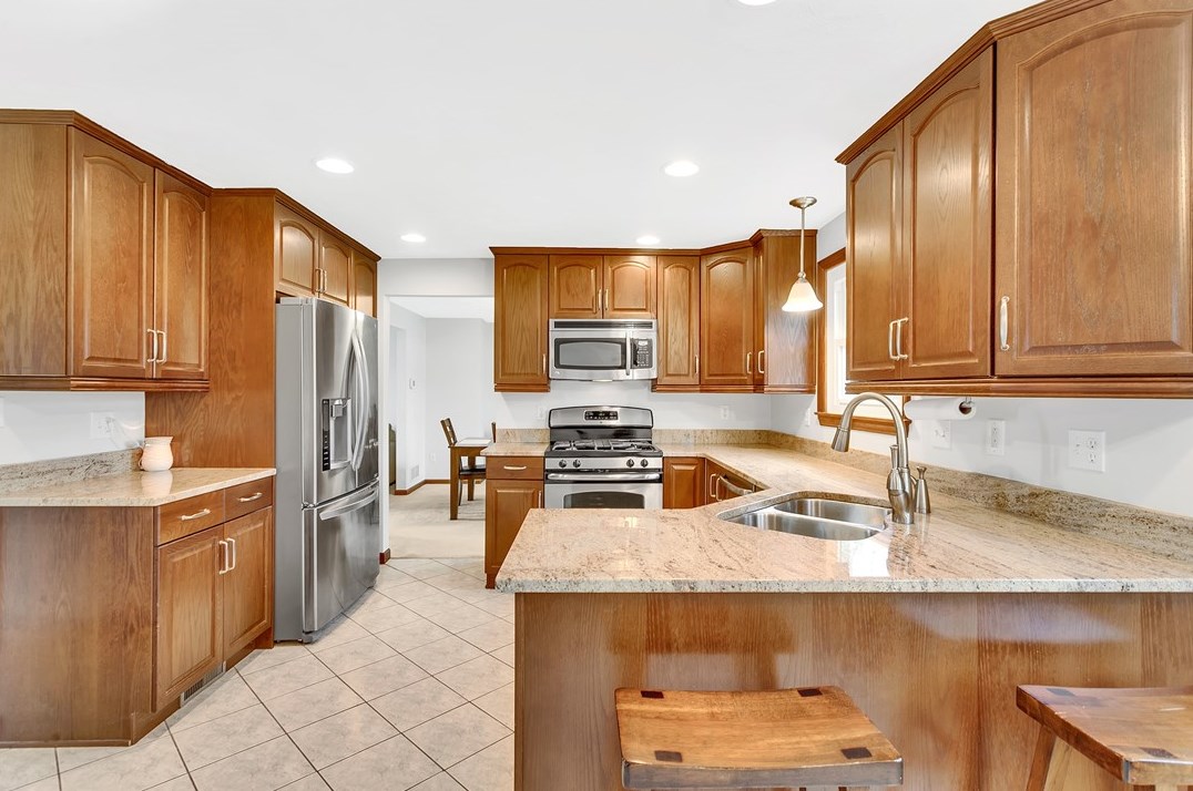 226 Rizzi Dr, North Huntingdon PA 15642-8901 exterior