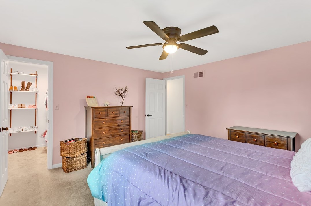 226 Rizzi Dr, North Huntingdon PA 15642-8901 exterior