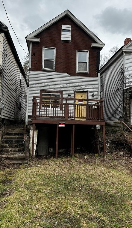 210 N 4th St, Jeannette, PA 15644