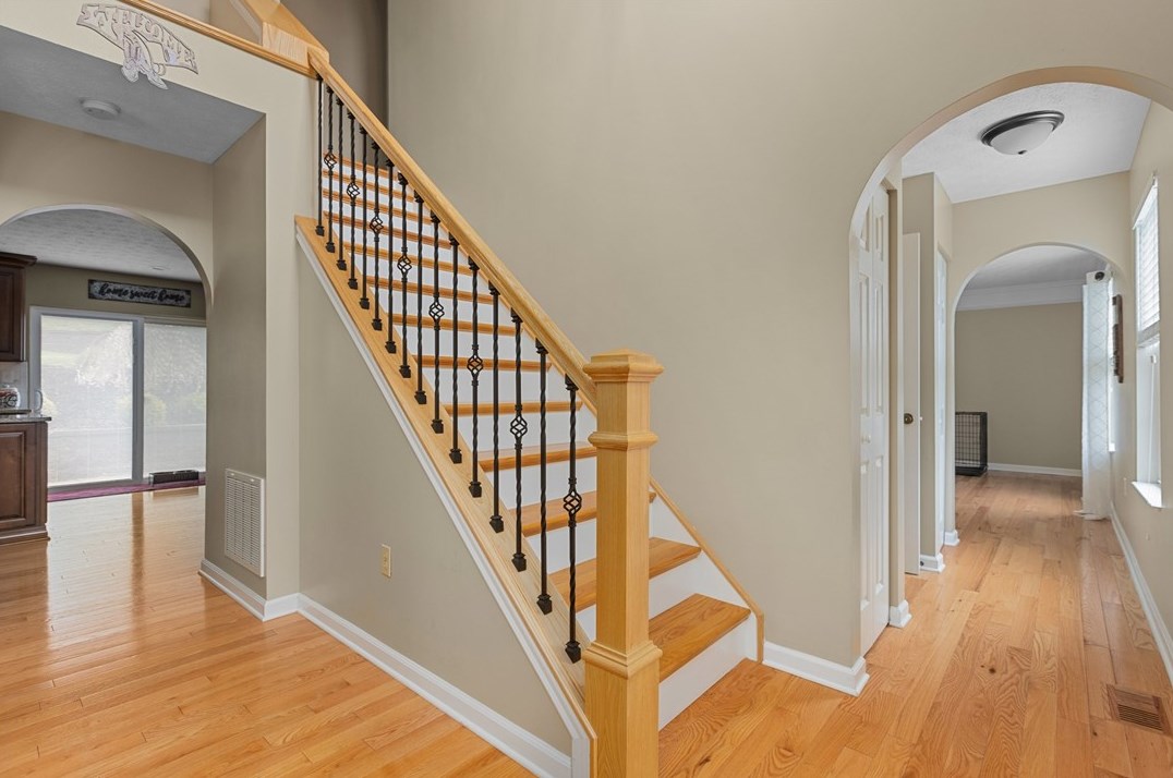 818 Windover Dr, Noblestown, PA 15071-9394