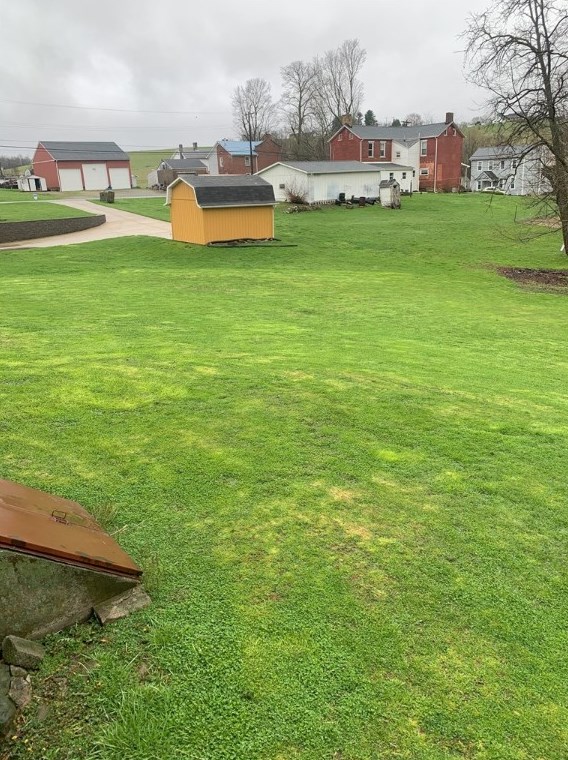 438 Pne St, Hookstown PA 15050-1336 exterior