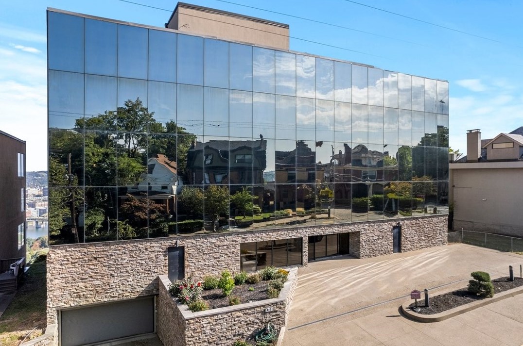 812 Grandview Ave, Pittsburgh PA  15211-1466 exterior