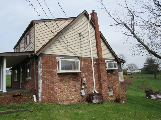 115 Hillview Rd, Jefferson Hills, PA 15025