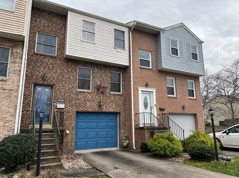 3246 Coulson Dr, New Kensington, PA 15068