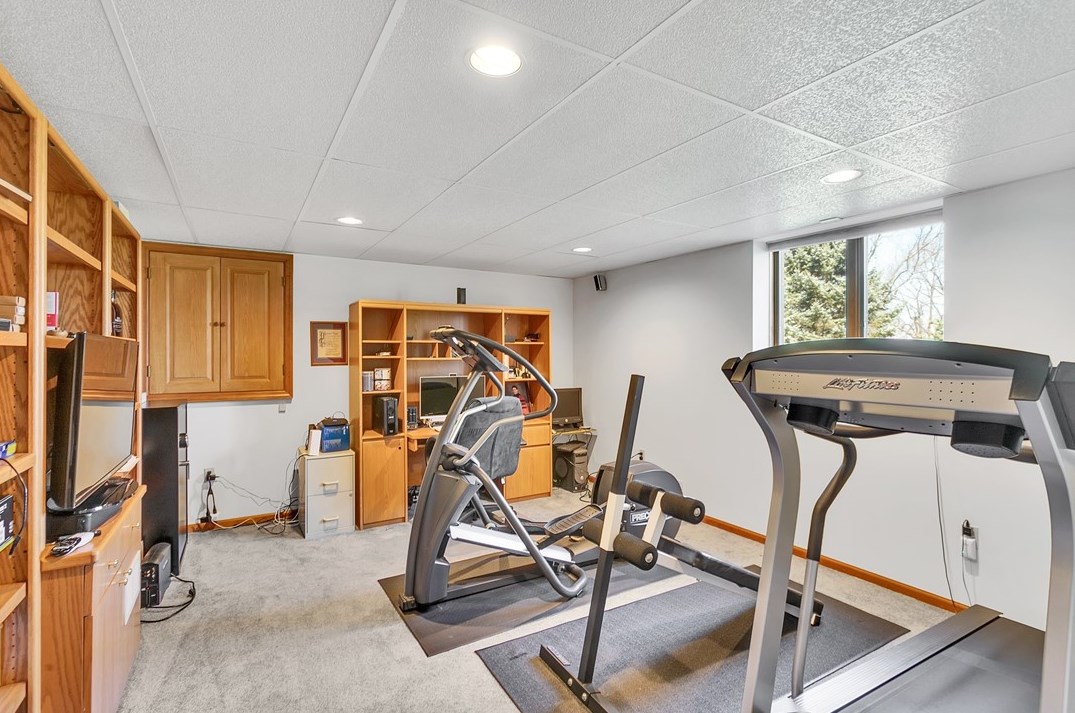 1030 Lexington Dr, Export PA 15632-9022 exterior