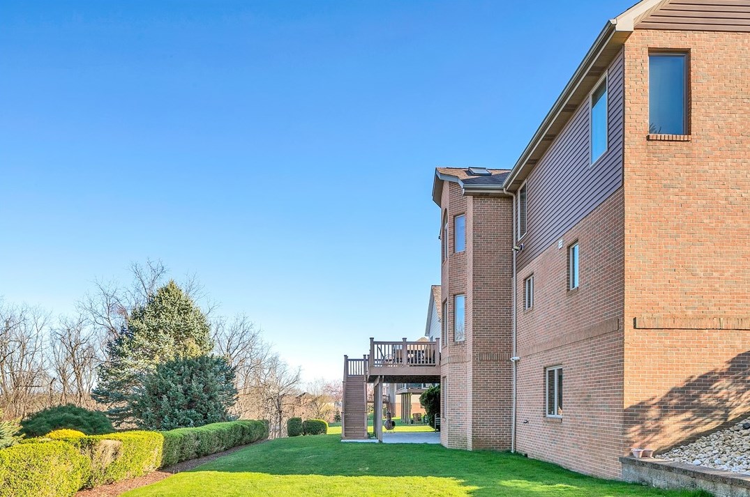 1030 Lexington Dr, Export PA 15632-9022 exterior