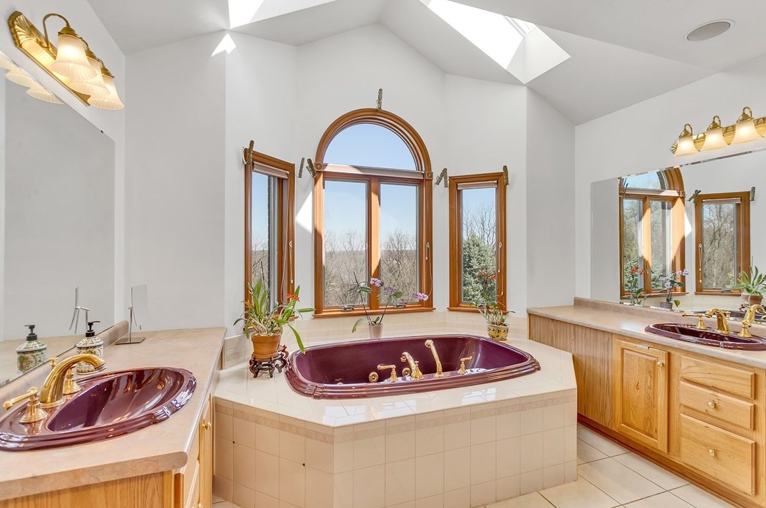 1030 Lexington Dr, Export PA 15632-9022 exterior