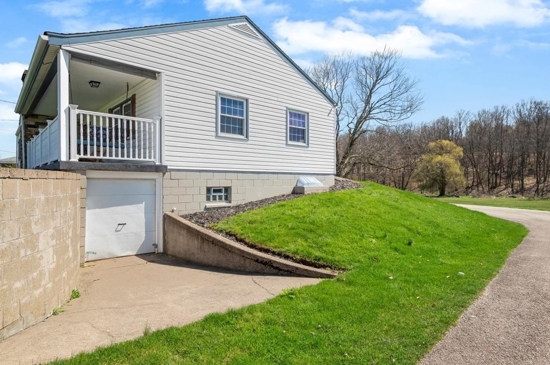 920 Weirich Ave, Washington, PA 15301-2450