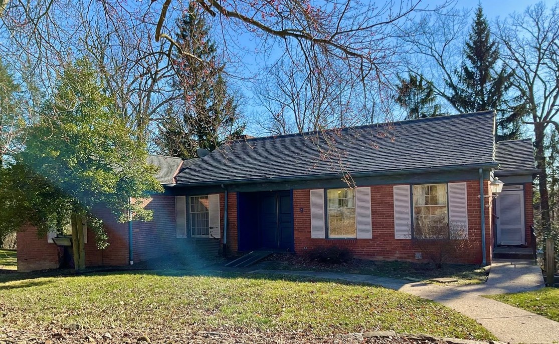 9 Windycrest Dr, Beaver Falls, PA 15010-3040