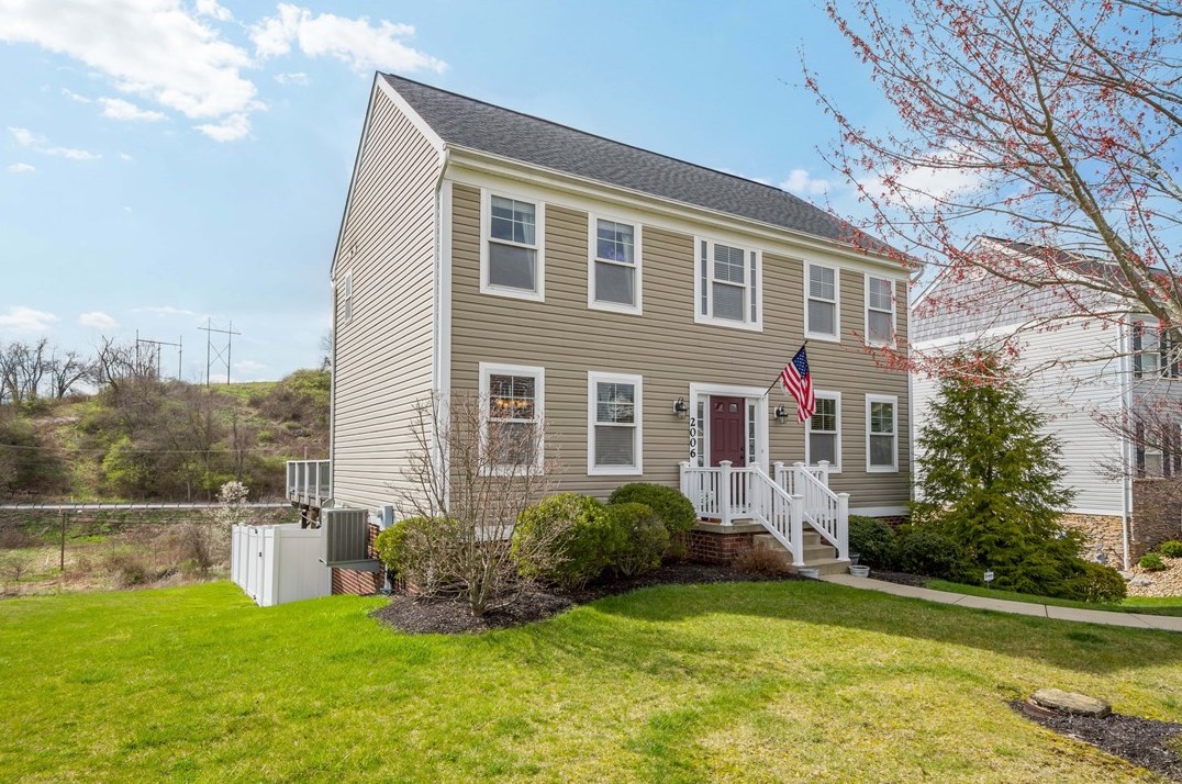 2006 White Oak Cir, Canonsburg, PA 15317