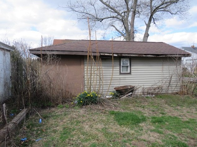 716 5 St, Beaver Falls PA 15010-2972 exterior