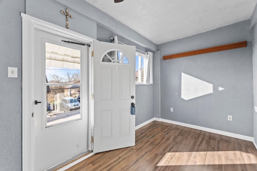 2827 Waterman Ave, Pittsburgh, PA 15227-4051