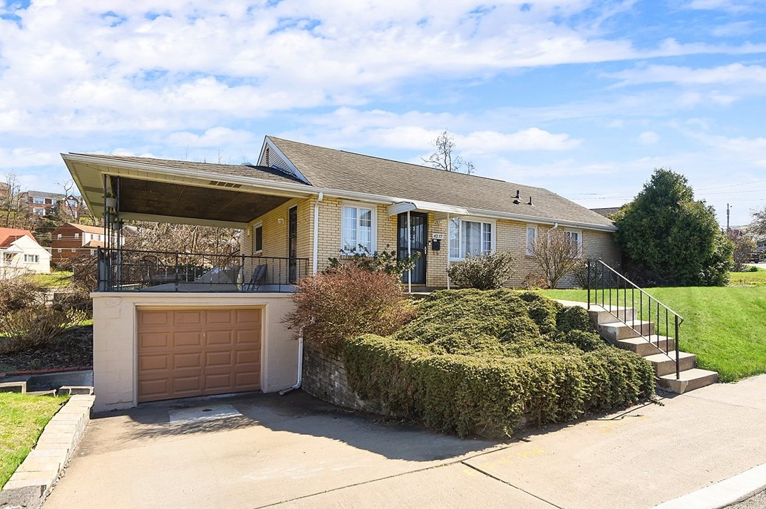 4237 Glen Lytle Rd, Pittsburgh, PA 15217-2815