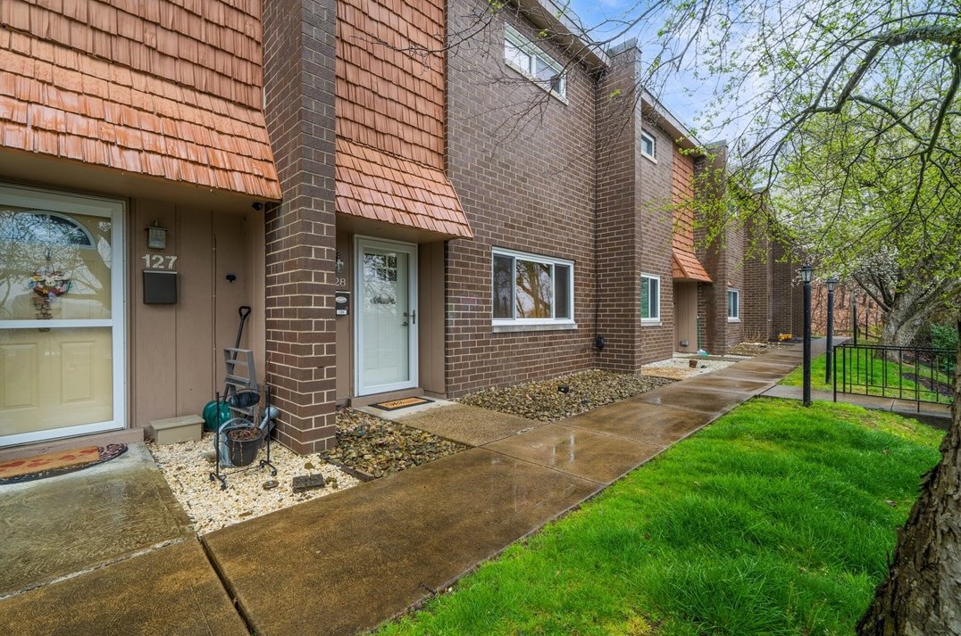 128 Rivermont Ct, Cheswick PA  15024-1024 exterior