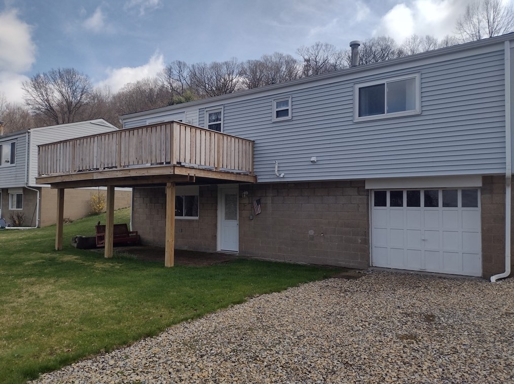 3177 Vermont Dr, New Kensington, PA 15068