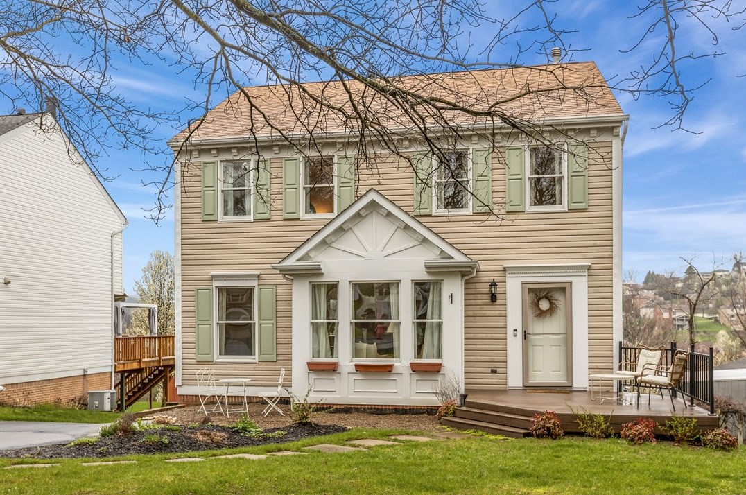 245 Deerfield Dr North, Canonsburg, PA 15317