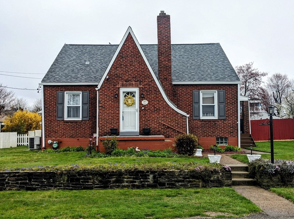 2811 E St, Mckeesport, PA 15133-2529