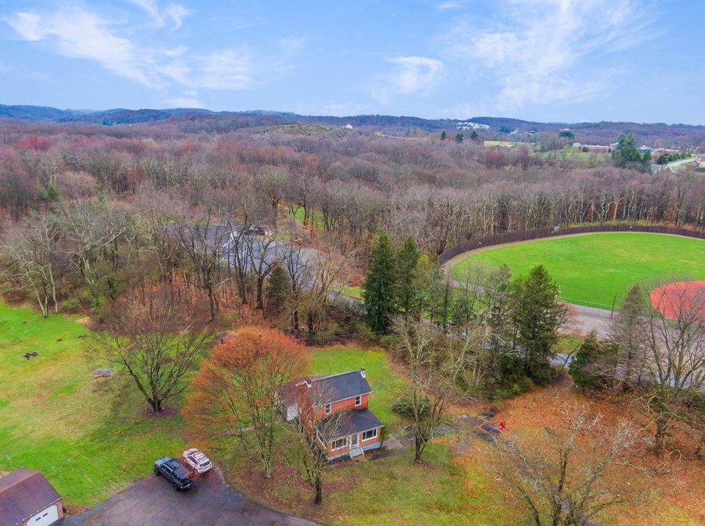 1597 Saxonburg Blvd, Tarentum, PA 15084