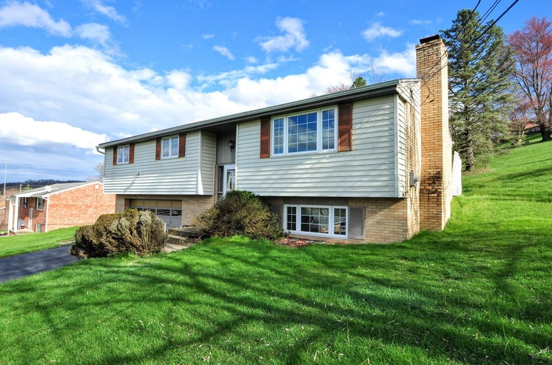 45 Milbeck Dr, Washington, PA 15301-2558