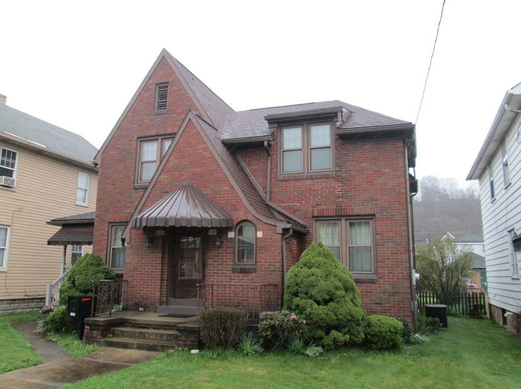 1208 5th Ave, Ford City, PA 16226-1316