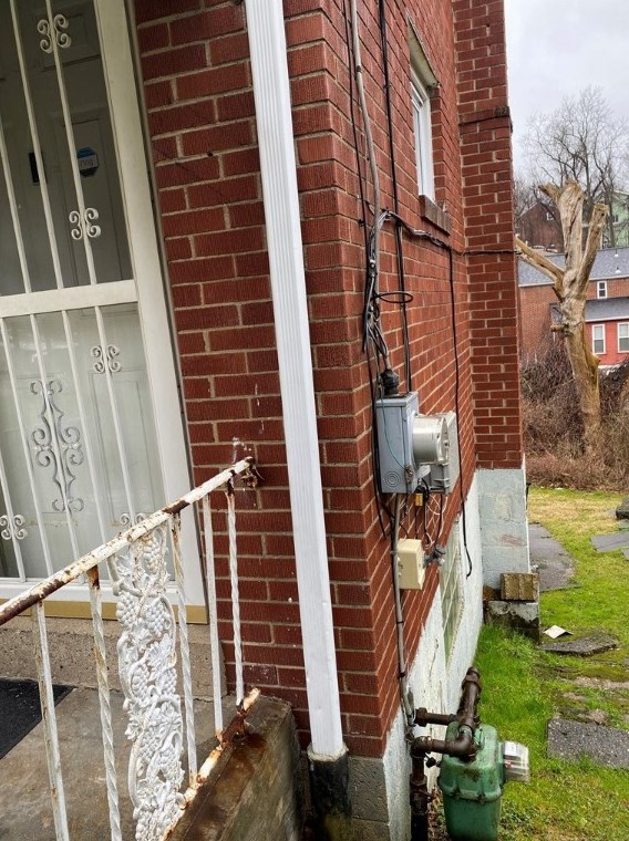 1431 Oberlin St, Pittsburgh PA 15206-1976 exterior