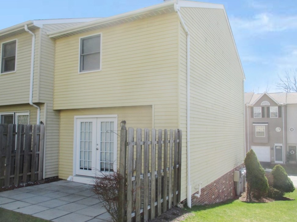 116 Palace Ct, Pittsburgh, PA 15227-4300