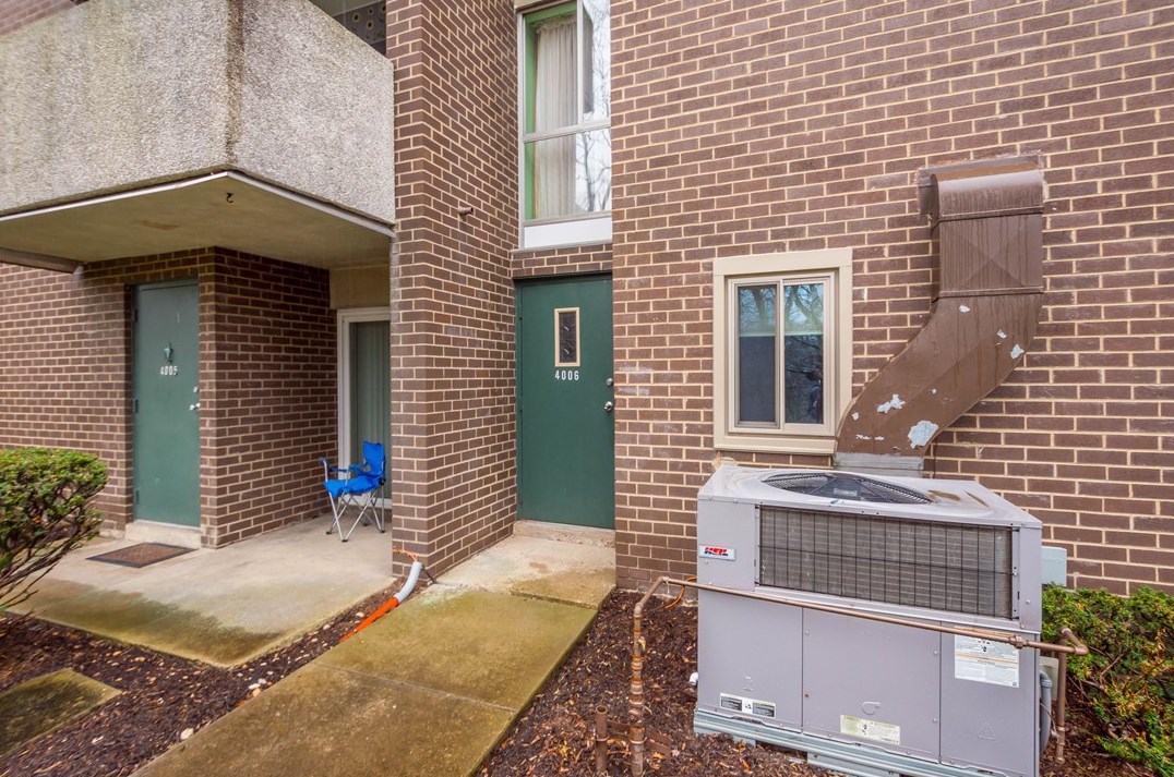 4006 Charlemagne Cir, Pittsburgh, PA 15237