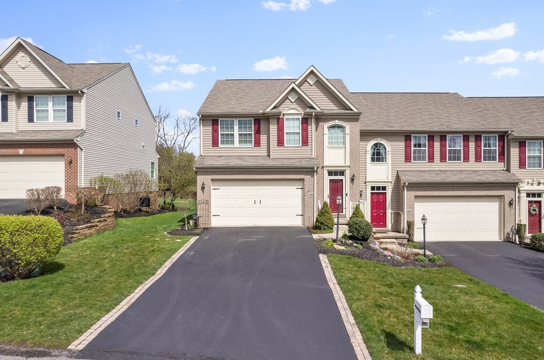 282 Maple Ridge Dr, Canonsburg, PA 15317-7300