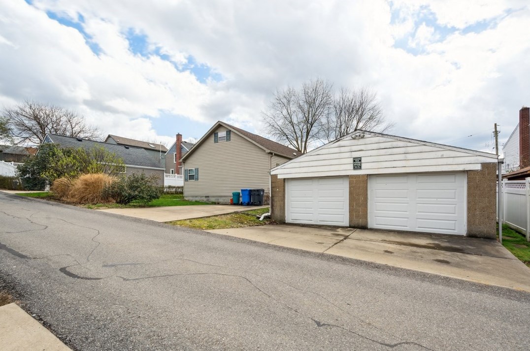 432 Glenn Ave, Collier Township, PA 15106