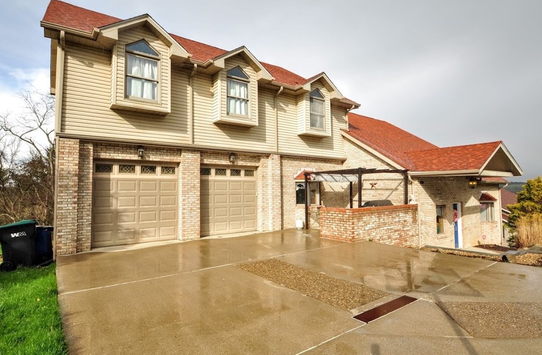 48 Hobbitt Ln, Finleyville, PA 15332-1060