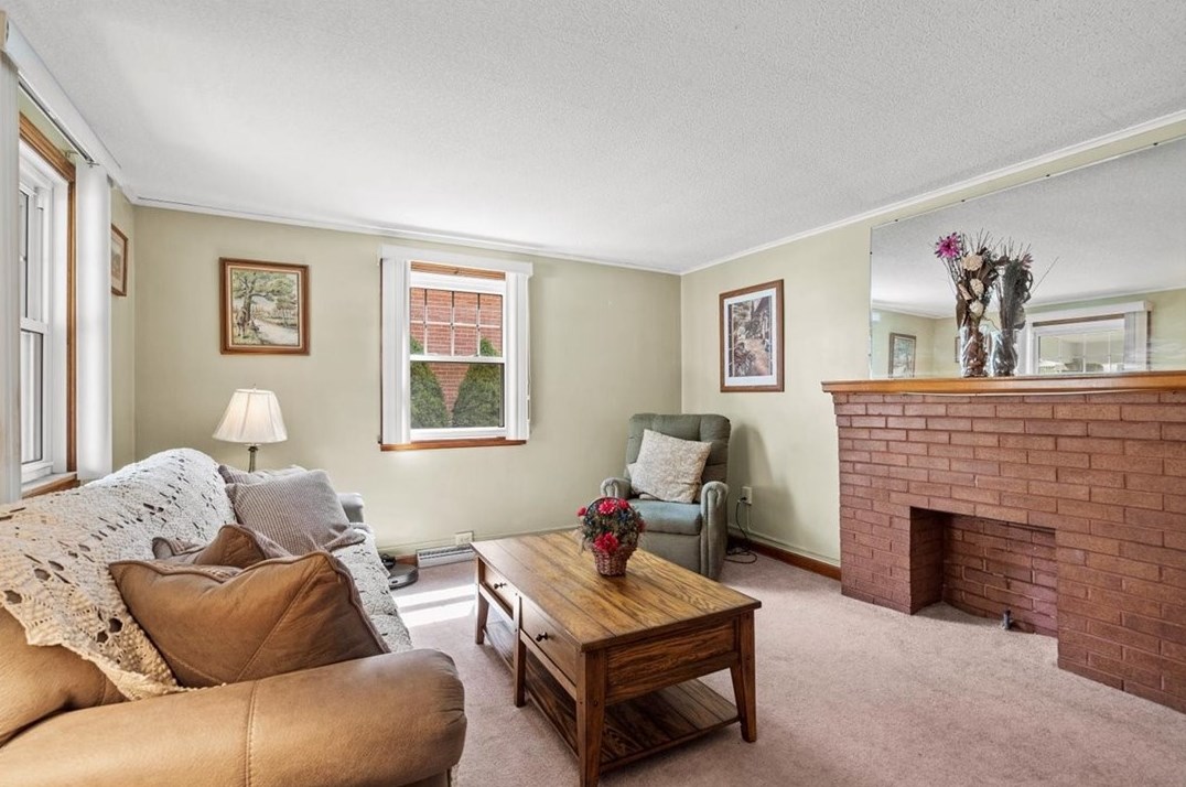 365 Commerce St, Beaver, PA 15009-2037