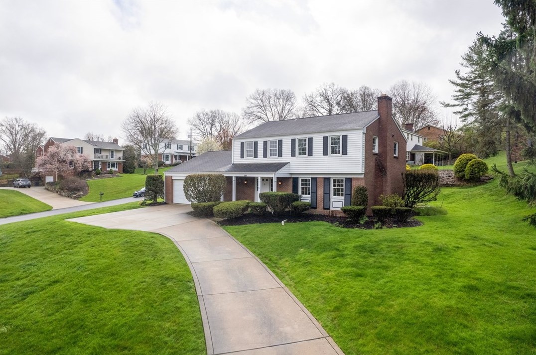 2422 Huntington Dr, Pittsburgh, PA 15241-2531