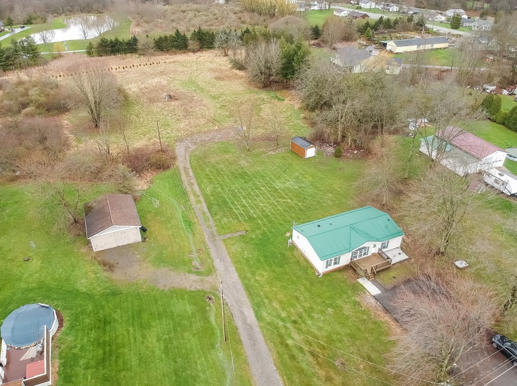 140 Mccaslin Rd, New Castle, PA 16101