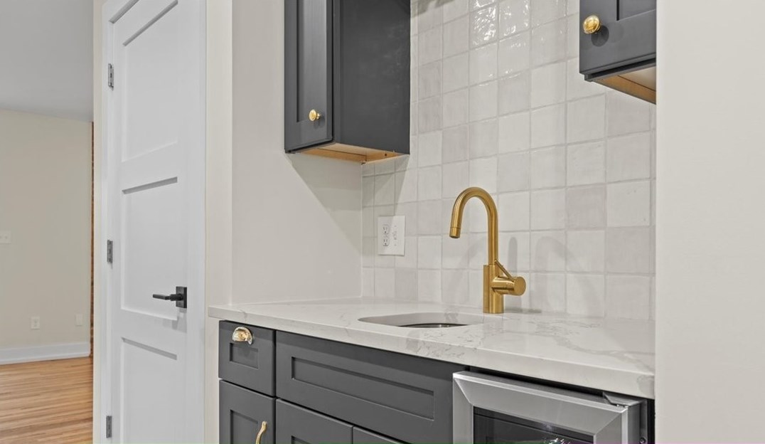 7032 Meade Pl, Pittsburgh PA 15208-2428 exterior