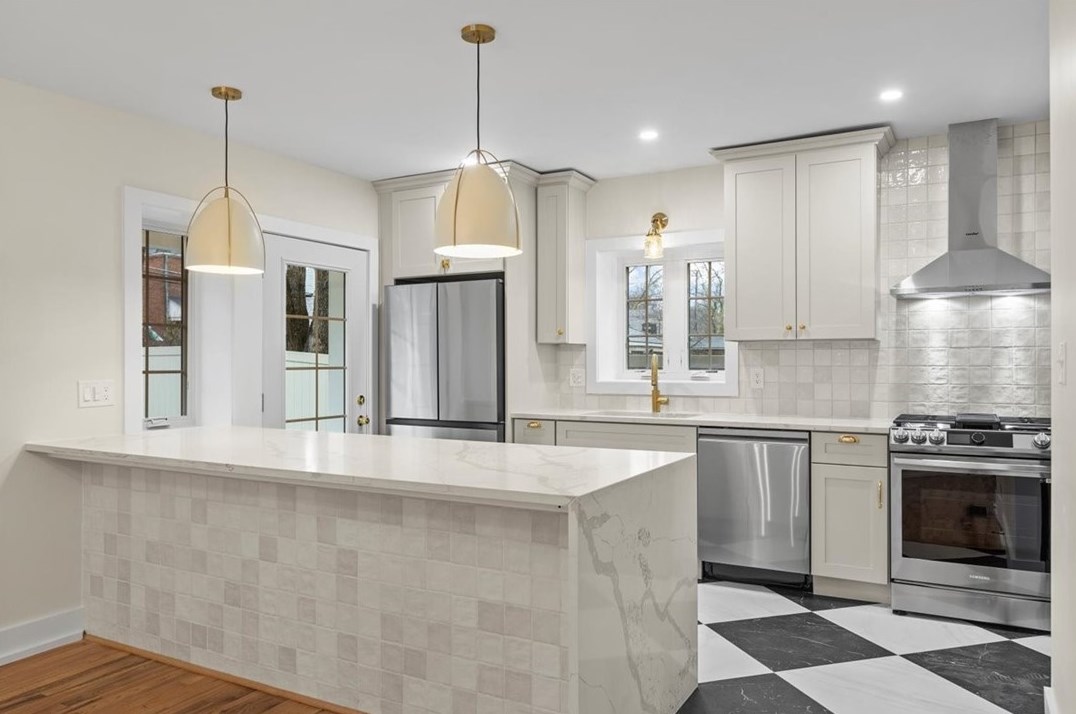 7032 Meade Pl, Pittsburgh PA 15208-2428 exterior