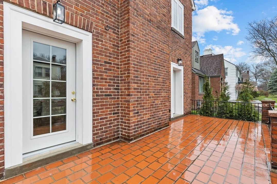 7032 Meade Pl, Pittsburgh PA 15208-2428 exterior