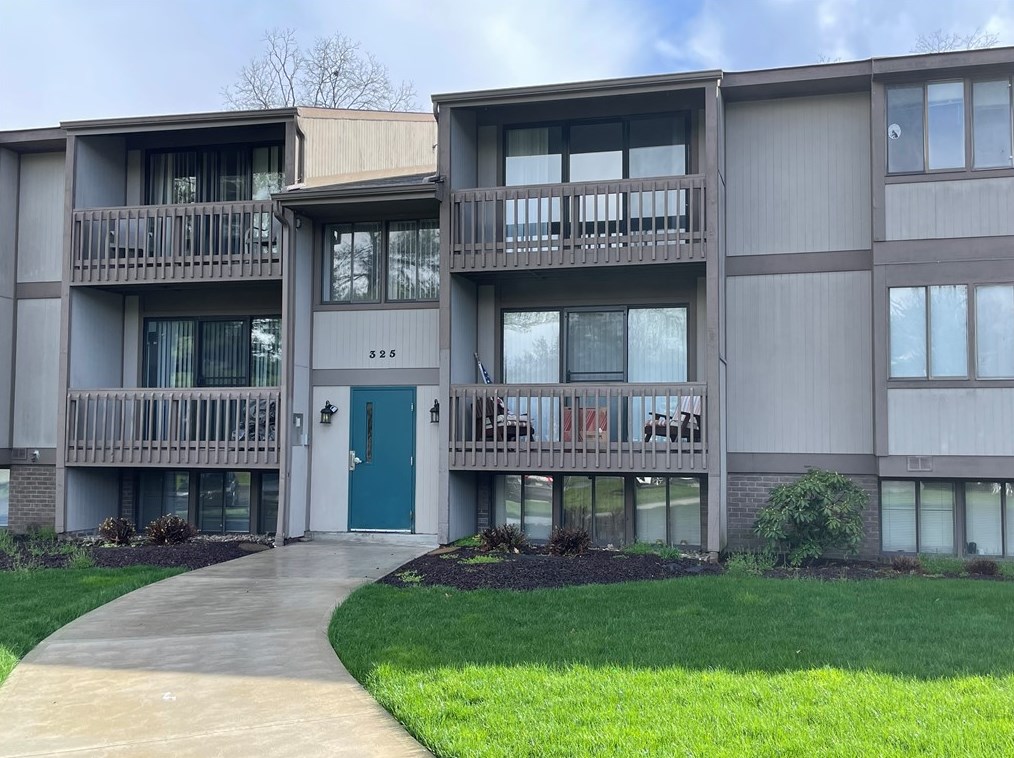 325 Ridge Point Cir #34b South, Bridgeville, PA 15017