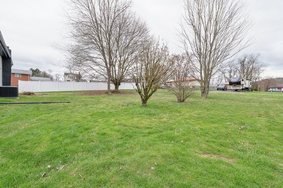 410 Locust St, West Newton PA  15089-1015 exterior