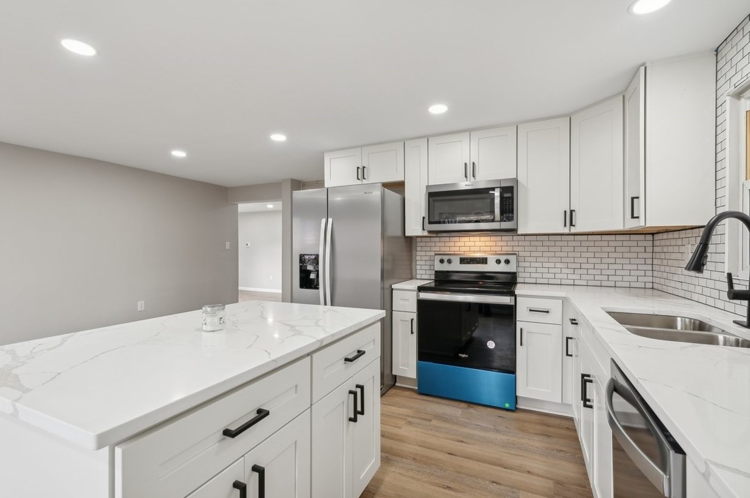 410 Locust St, West Newton PA  15089-1015 exterior