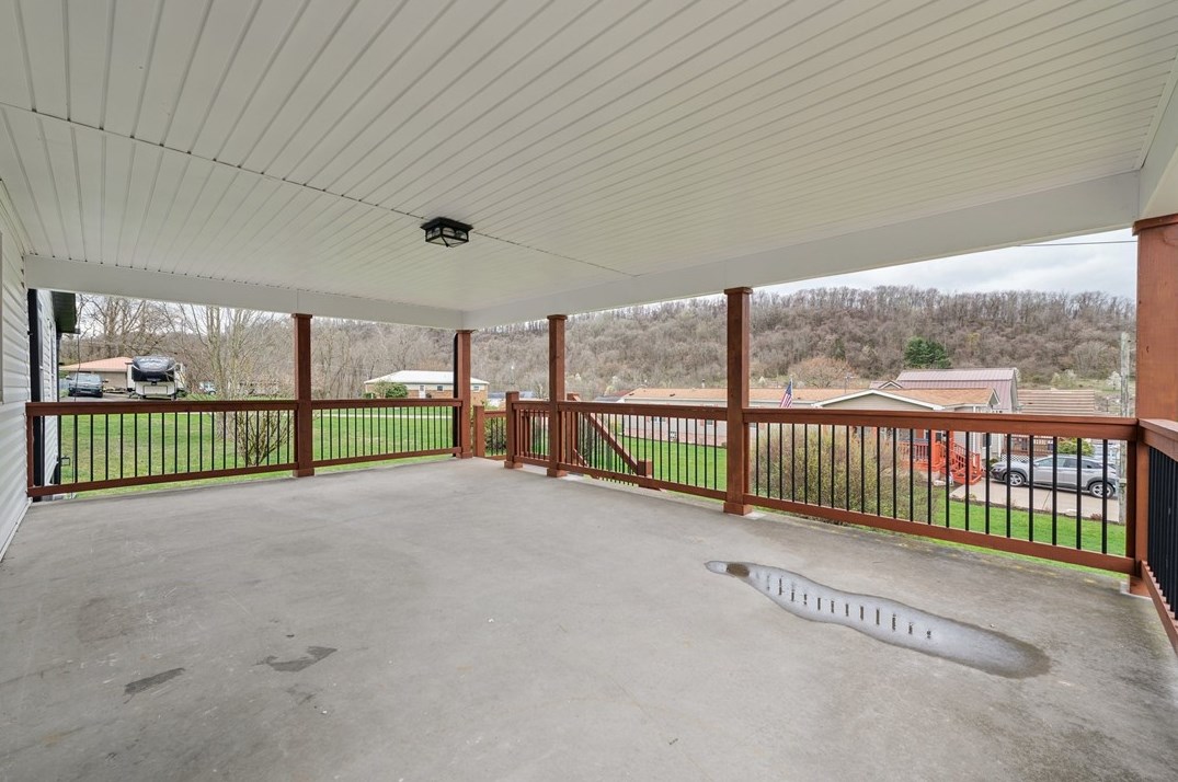 410 Locust St, West Newton PA  15089-1015 exterior