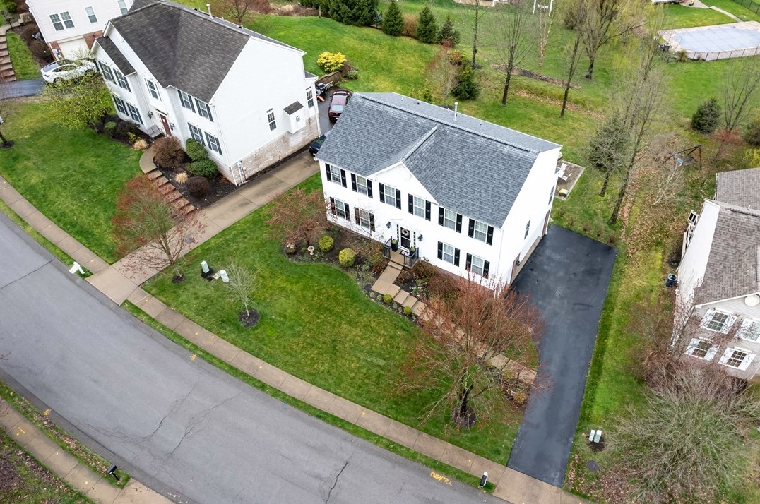 234 Cliffside Dr, Seven Fields, PA 16046