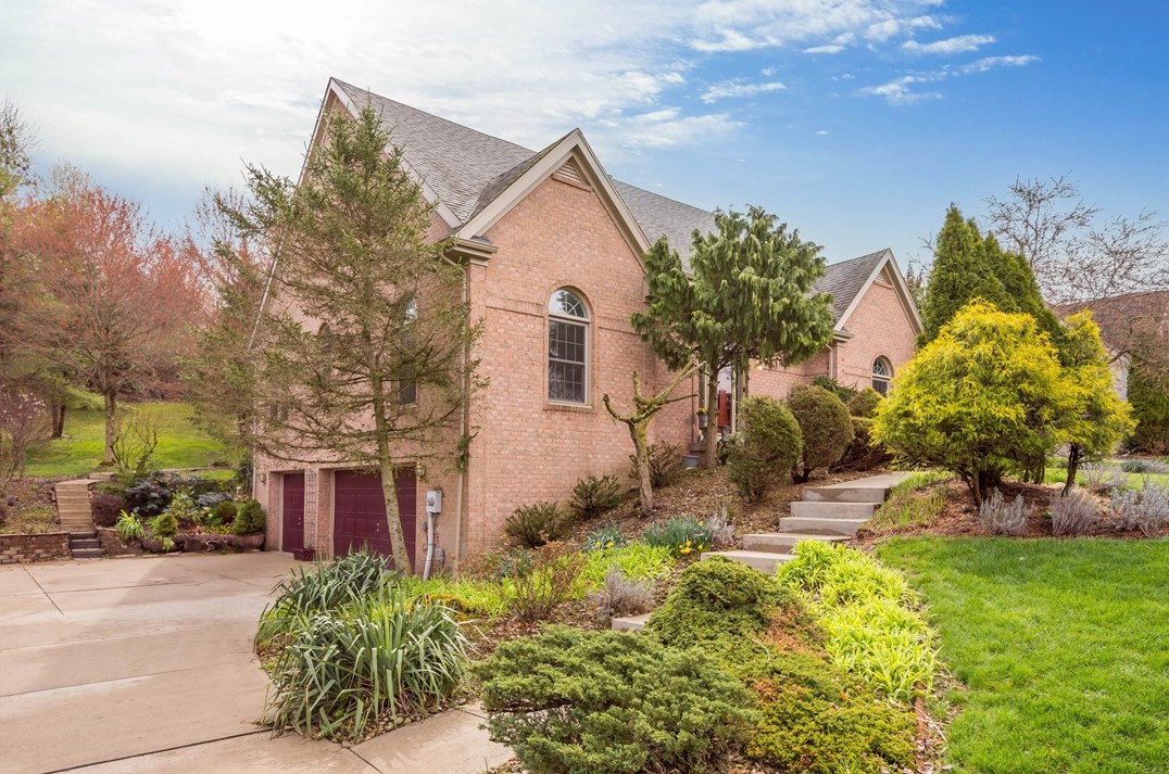 108 Conestoga Dr, Venetia, PA 15367-1400