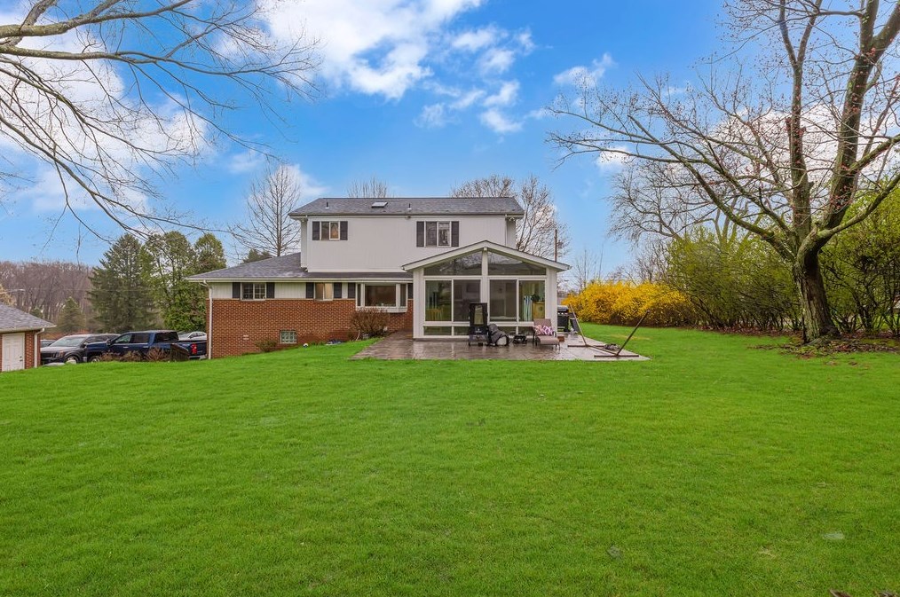 125 Summers Dr, Beaver Falls, PA 15010