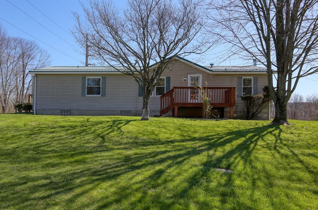7646 Big Beaver Blvd Big, Wampum, PA 16157